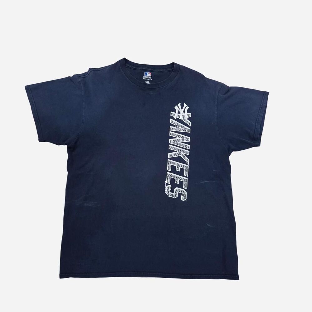 Mlb Men's Navy and Blue T-shirt